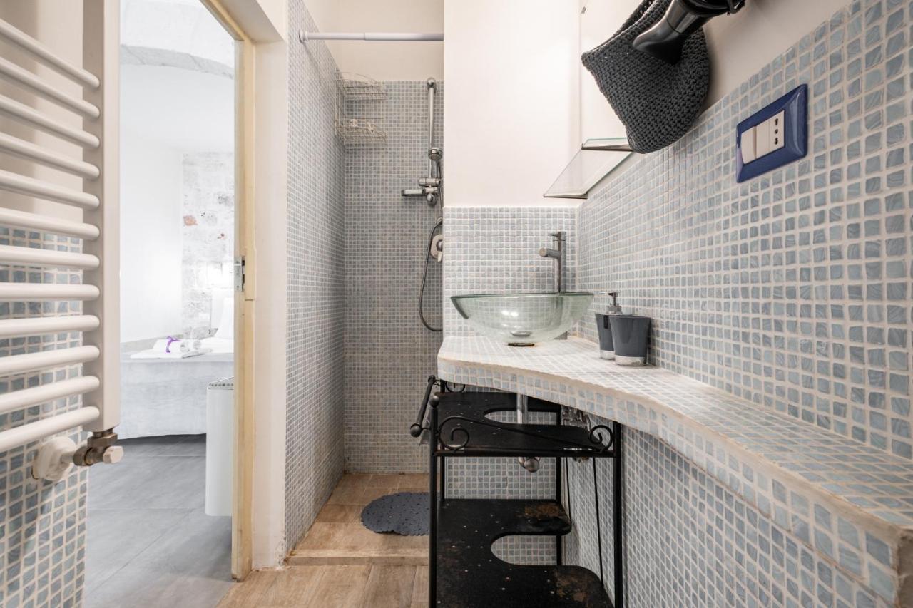 La Casa Nel Vico Pretty Apartment 오스투니 외부 사진