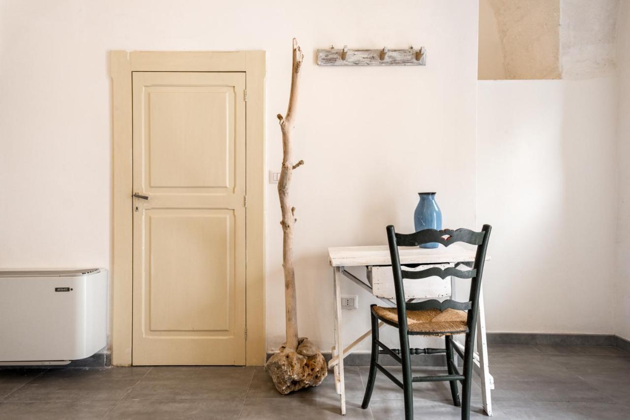 La Casa Nel Vico Pretty Apartment 오스투니 외부 사진
