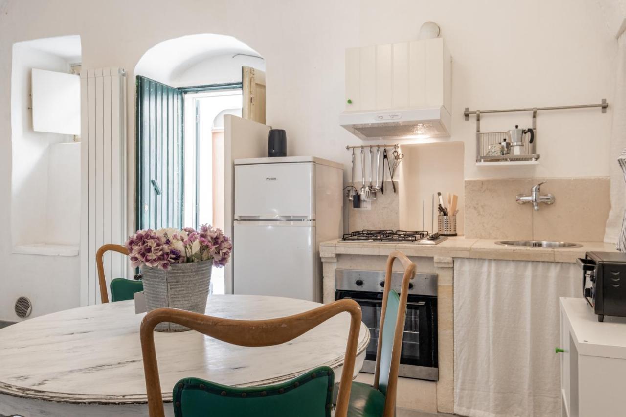 La Casa Nel Vico Pretty Apartment 오스투니 외부 사진